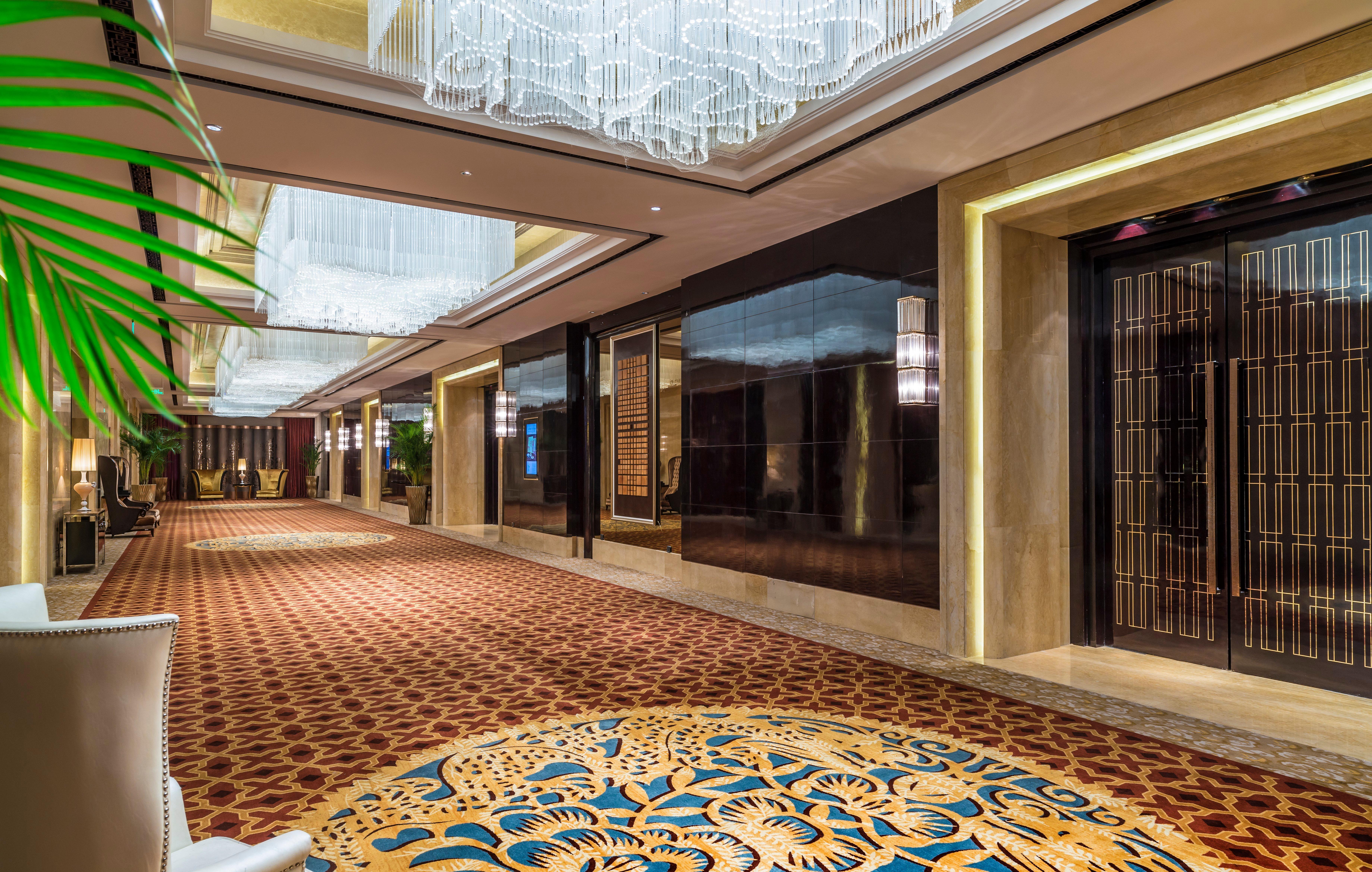 Intercontinental Shijiazhuang By Ihg Hotel Exterior photo